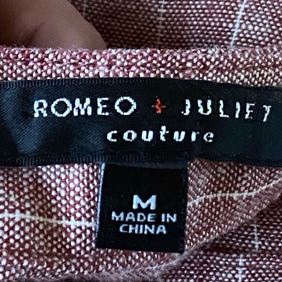 Romeo +Juliet Couture Linen Blend Jumpsuit - Picture 4 of 8